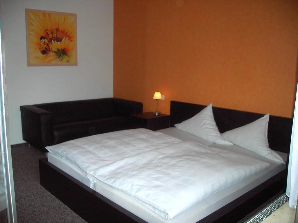 ***  Hotel Gr\u00FCnewald Hannover Deutschland